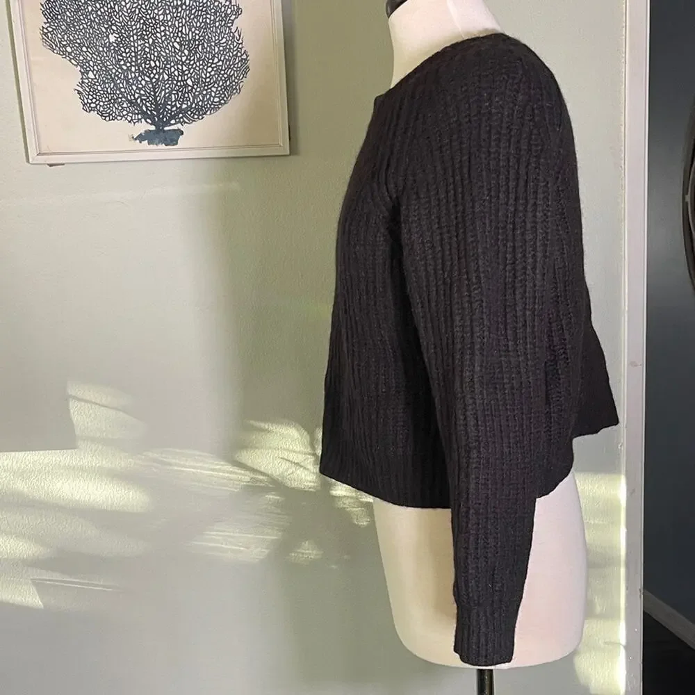 Everlane Women's Black Crew Neck Sweater